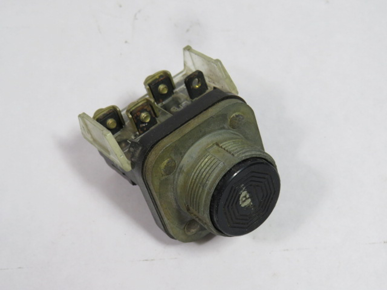 Allen-Bradley 800T-A2A Ser N Push Button 1NO 1NC Black Flush Head USED