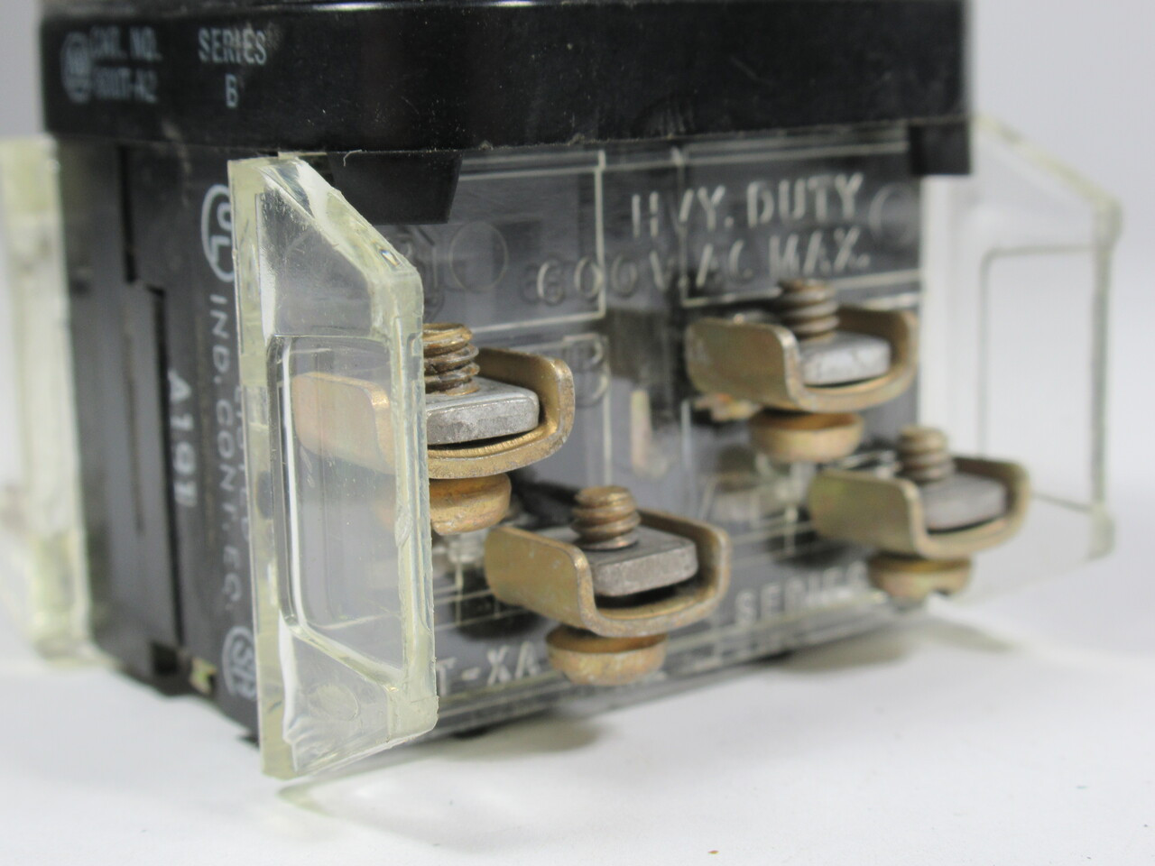 Allen-Bradley 800T-A2B Series B Push Button 2NO 2NC Black Flush Head USED
