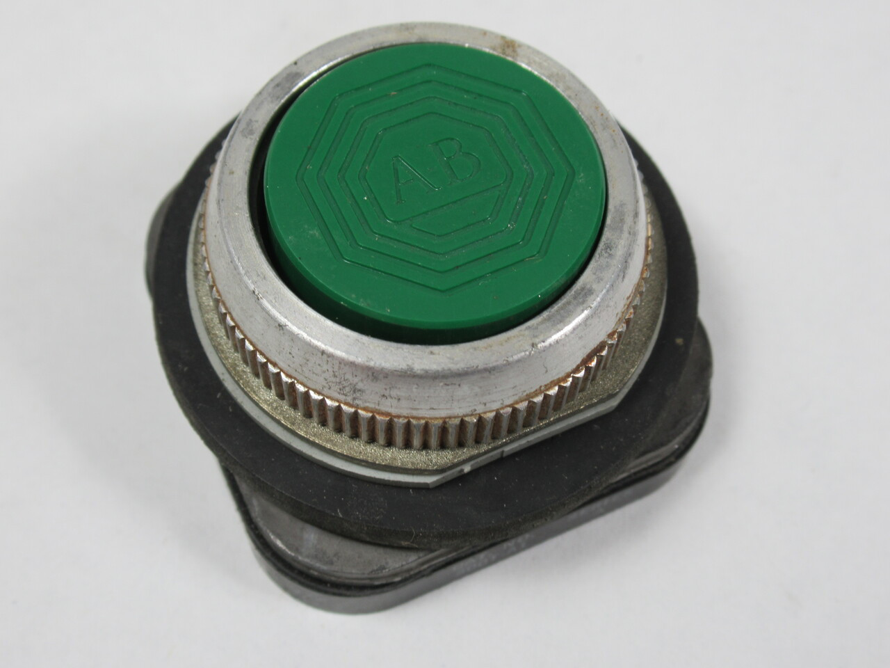 Allen-Bradley 800T-A1 Series A Push Button Green Flush Head No Contacts USED