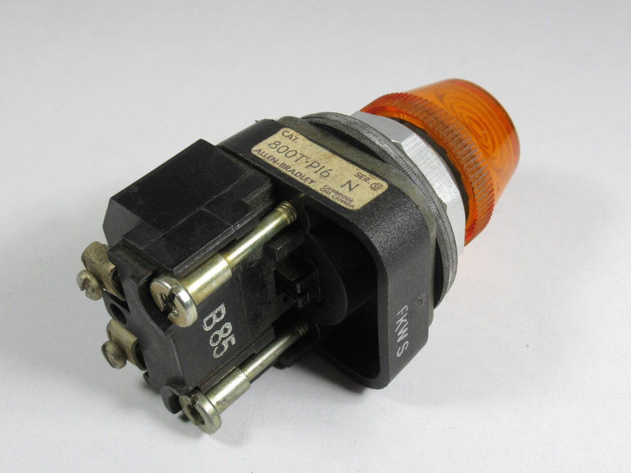 Allen-Bradley 800T-P16A Series N Pilot Light 120VAC 50/60Hz Amber Lens USED