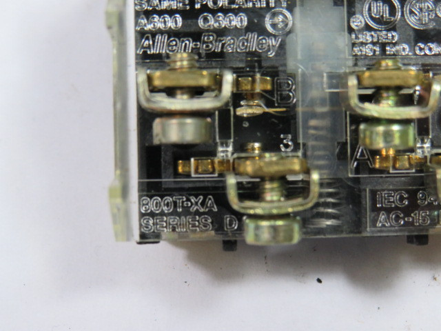 Allen-Bradley 800T-A2A Series A Push Button 1NO 1NC Black Flush Head USED