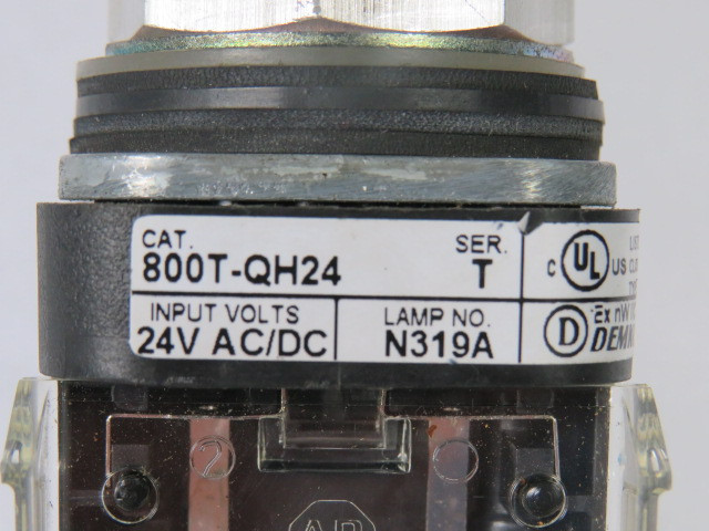 Allen-Bradley 800T-QH24W Ser T Universal LED Pilot Light 24V White Lens USED