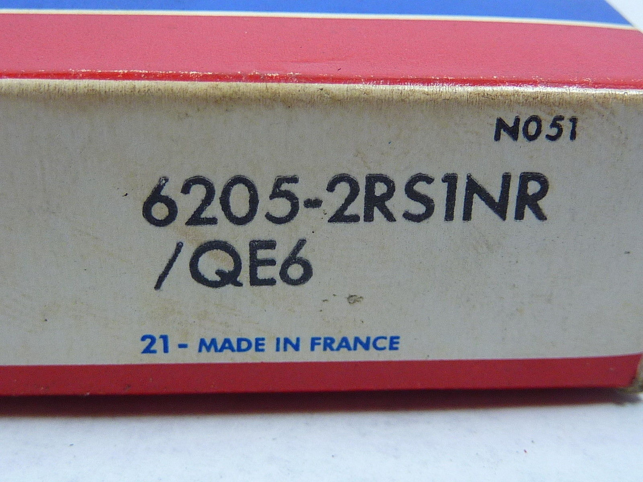 SKF 6205-2RS1NR/QE6 Roller Bearing ! NEW !