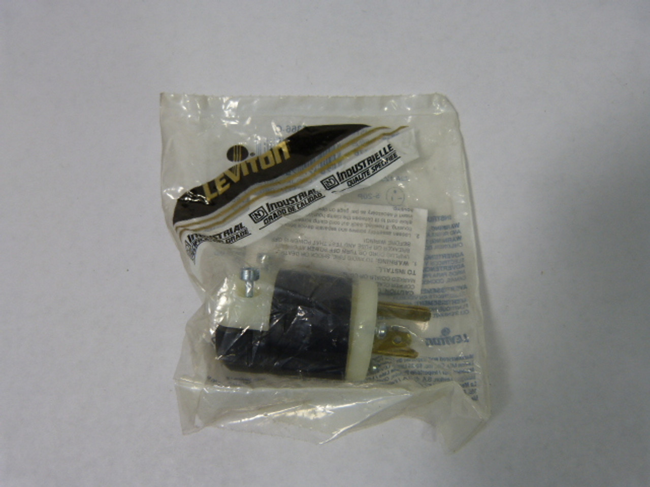 Leviton 5366-C Grounding Straight Blade Plug 20A 125V 2P 3W NWB