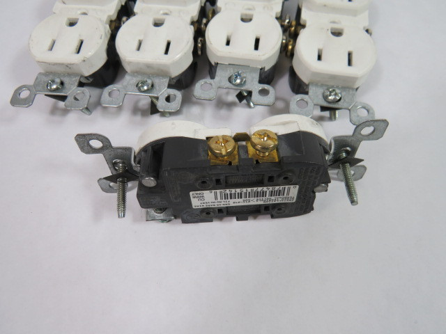 Leviton 5320-WCP White Duplex Receptacle 15A 125V 3W 2P Lot of 12 USED