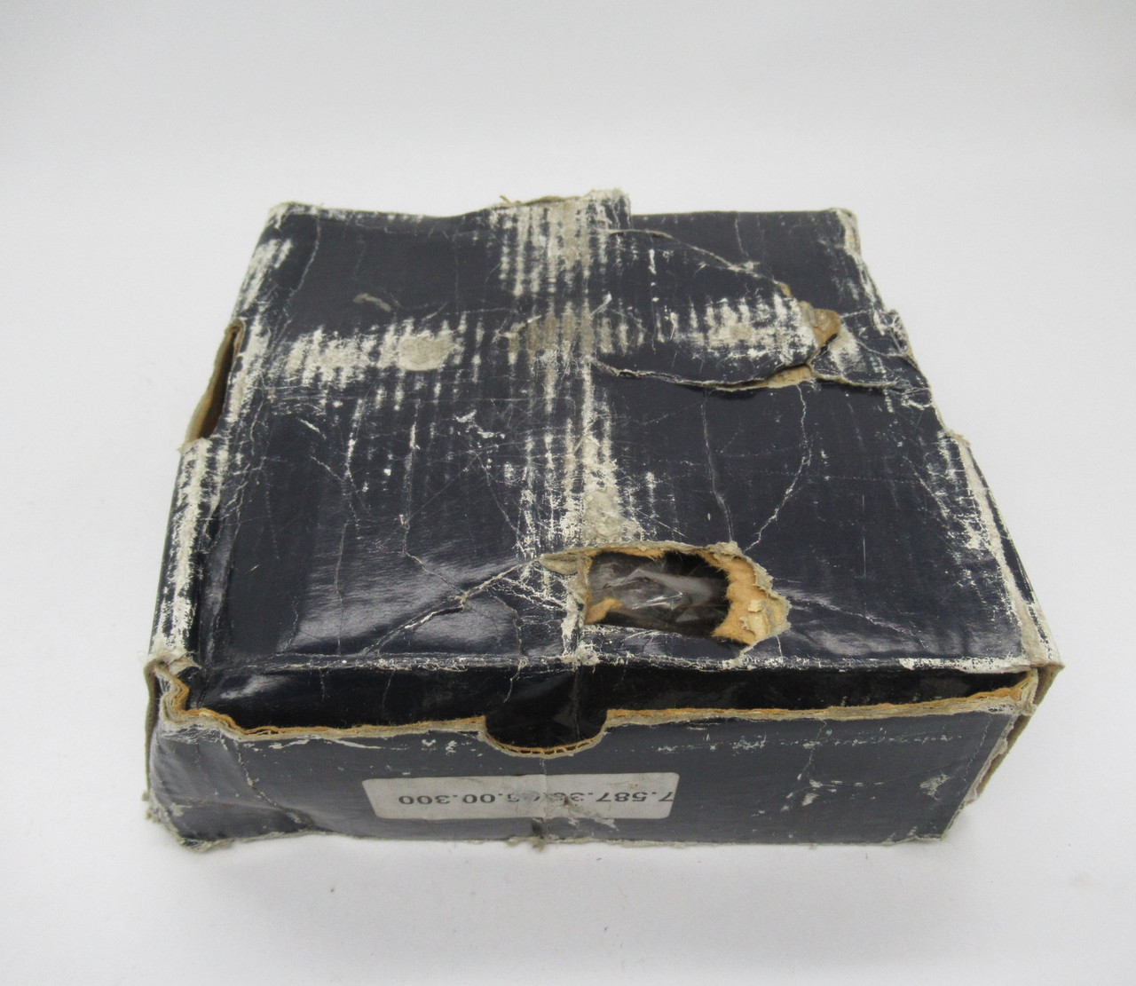 GKN 7.587.36.06.00.300 Universal Joint *Damaged Box* NEW