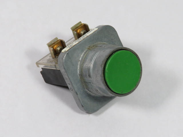 Furnas Electric Co 52PA8 Ser B Push Button 1NO Green Flush USED