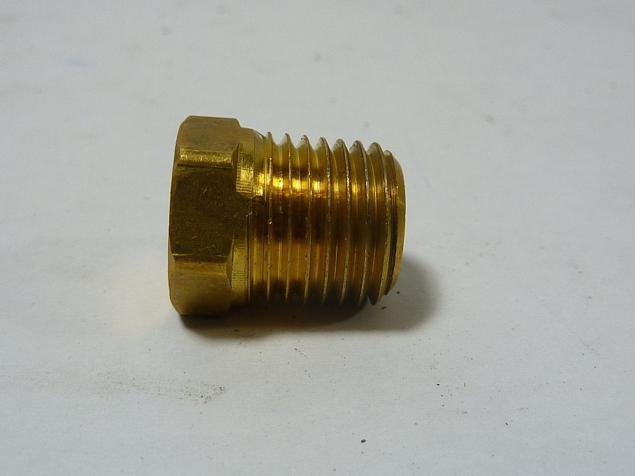 Generic 50785K113 Pneumatic Brass Thread Pipe Fitting 1/4 Inch USED