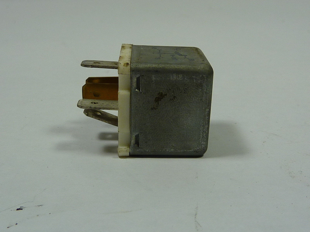 Hella 4RD 930141-11 Relay 20/30A 12V USED