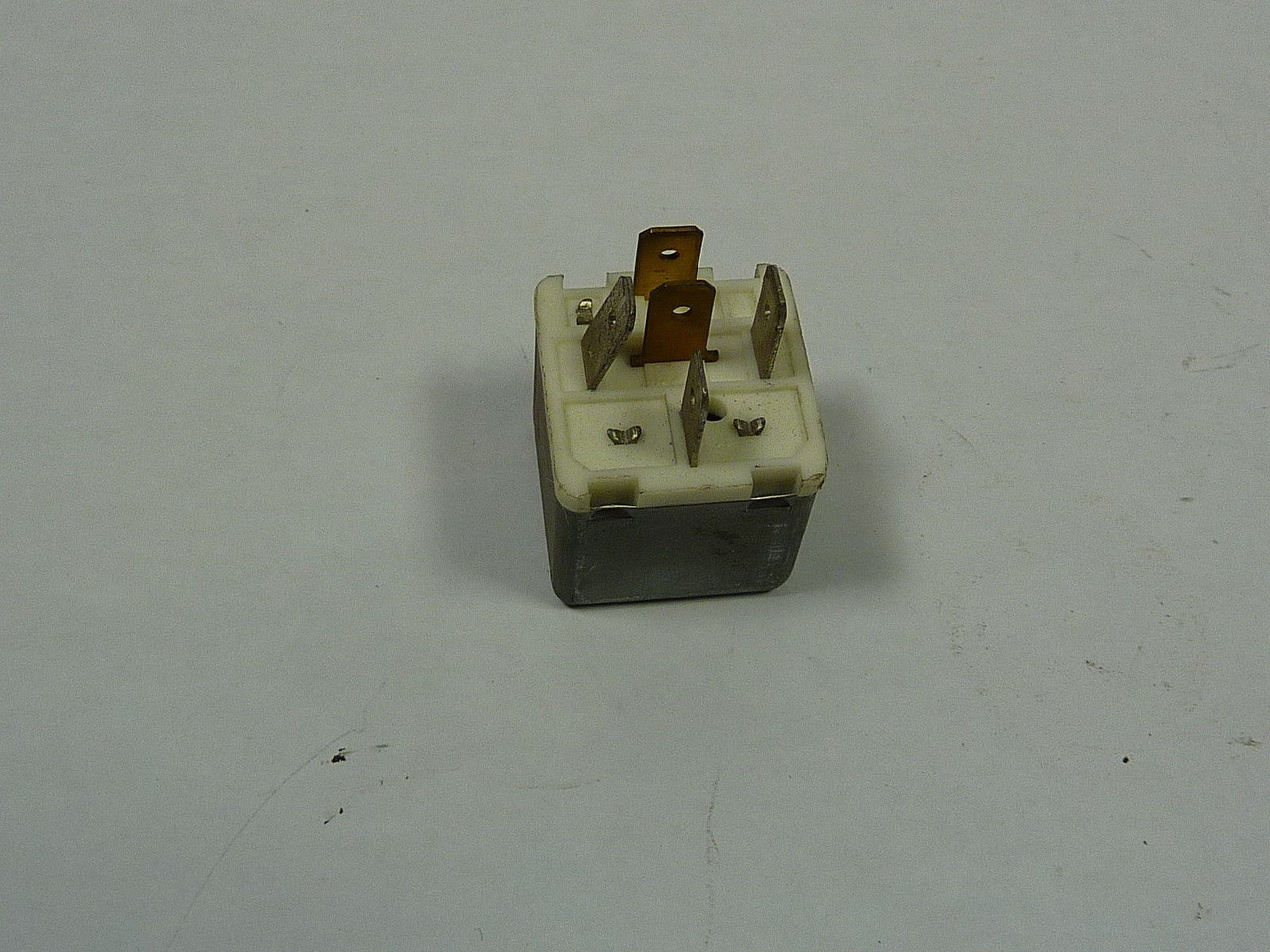 Hella 4RD 930141-11 Relay 20/30A 12V USED
