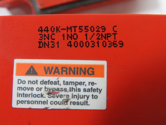 Allen-Bradley 440K-MT55029 Ser C Safety Switch 10A 240V 1NO 3NC ! AS IS !