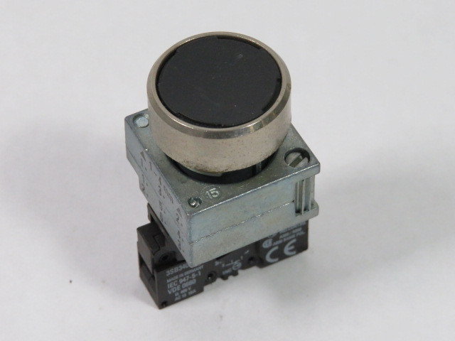Siemens 3SB3203-0AA11 Push Button 1NC Black Flush USED