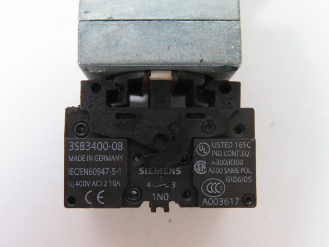 Siemens 3SB3201-0BA1 Push Button 1NO 1NC Red Extended USED