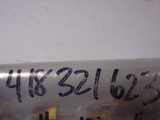 Generic 418321623 Hose/Pipe Adapter 1/4 x 1/8 USED