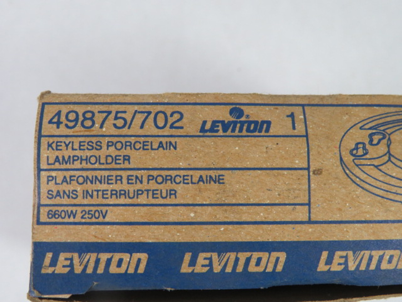 Leviton 49875/702 Keyless Porcelain Lampholder 660W 250V ! NEW !