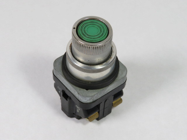 TEC 41-11492-1 Selector Push Button 220V 3A 1NO 1NC Green USED