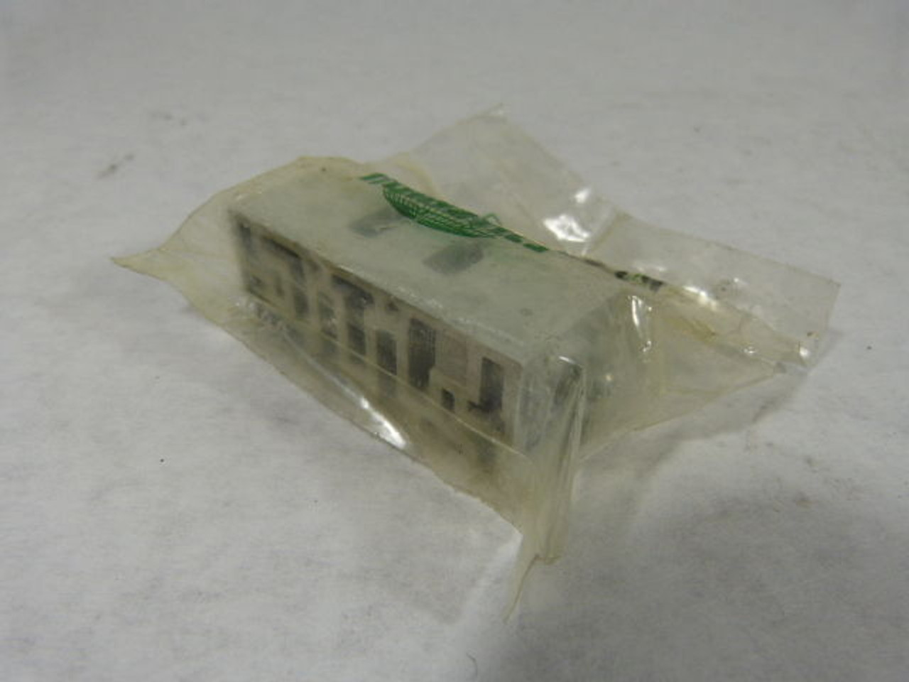 Numatics 239-687 Speed Control Kit with Plugs ! NEW !