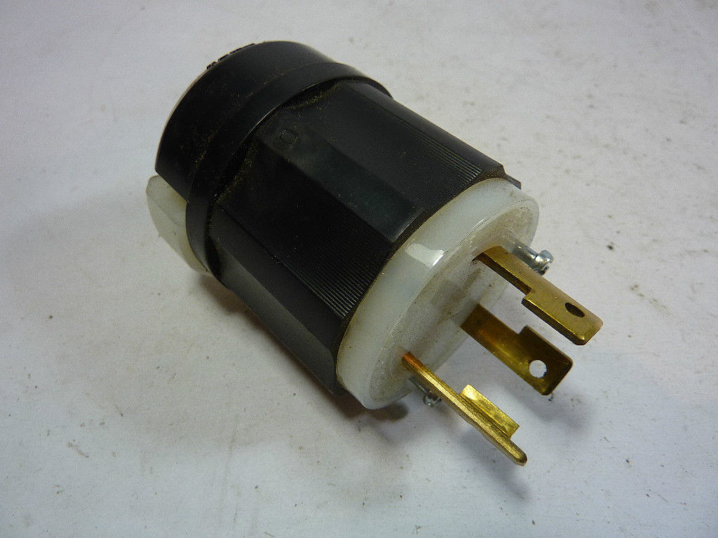 Leviton 2611 Locking Plug 30 Amp 125V USED