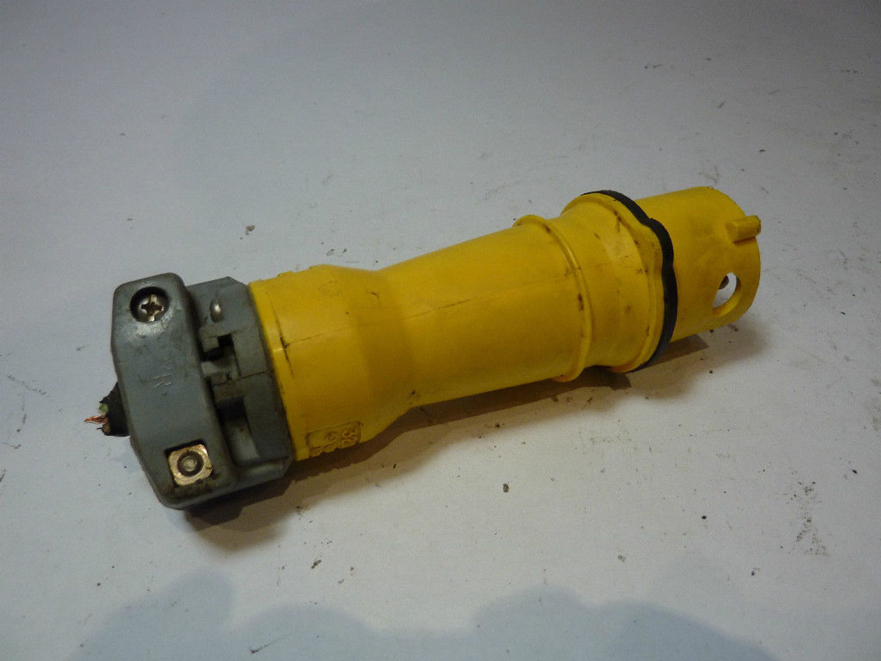 Hubbell 320P4N Plug 20 Amp 25V USED
