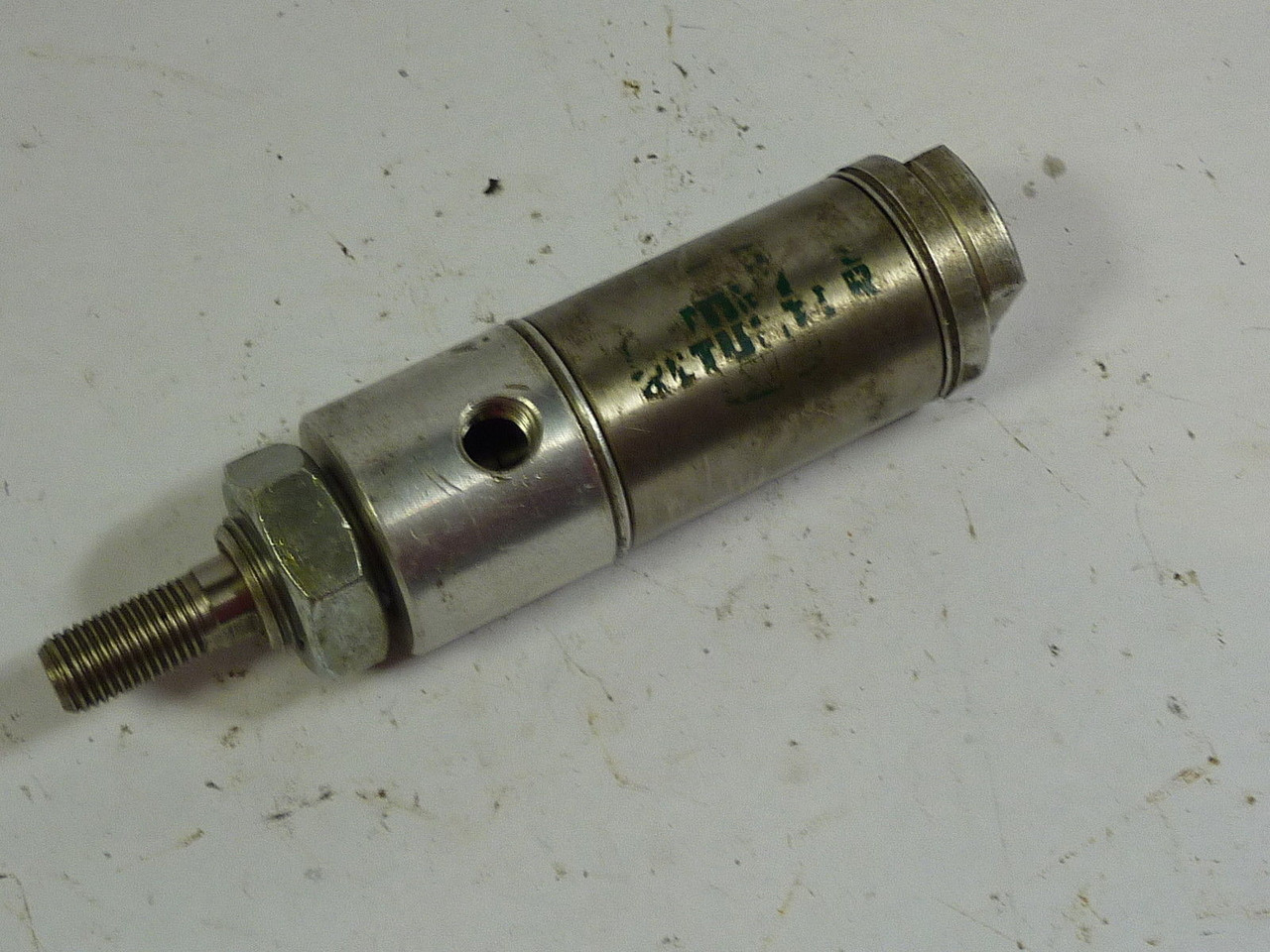 Numatics 1250D01-00I 1 1/4in Bore Double Acting Nose Mount USED
