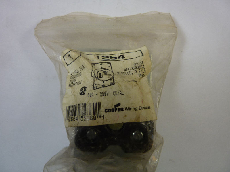 Cooper 1254 Receptacle 50 Amp 250V ! NEW !