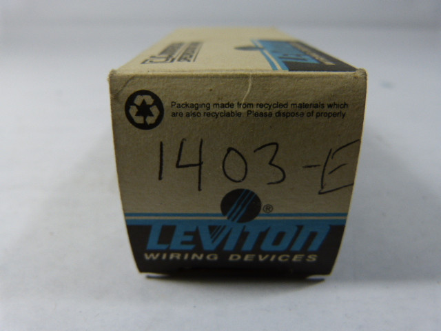 Leviton 1403-E Two Outlet Lamp Socket Adapter NEW