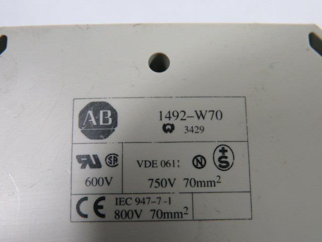 Allen-Bradley 1492-W70 Single Feedthrough Circuit Block 70mm 600V USED