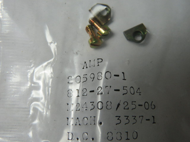 Amphenol 205980-1 Screw Retainer Male W/ Clips ! NWB !