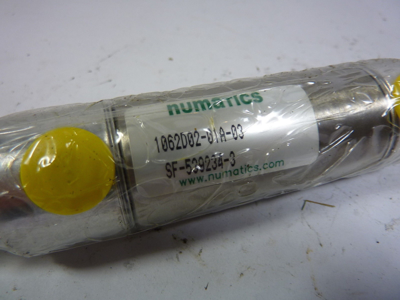 Numatics 1062D02-01A-03 1 1/16in Bore Double Acting Pear Pivot Mount ! NEW !