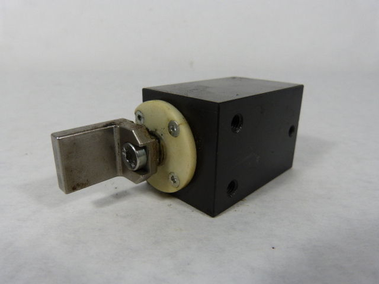 Rexroth 1170000385 Pneumatic Stop Gate USED
