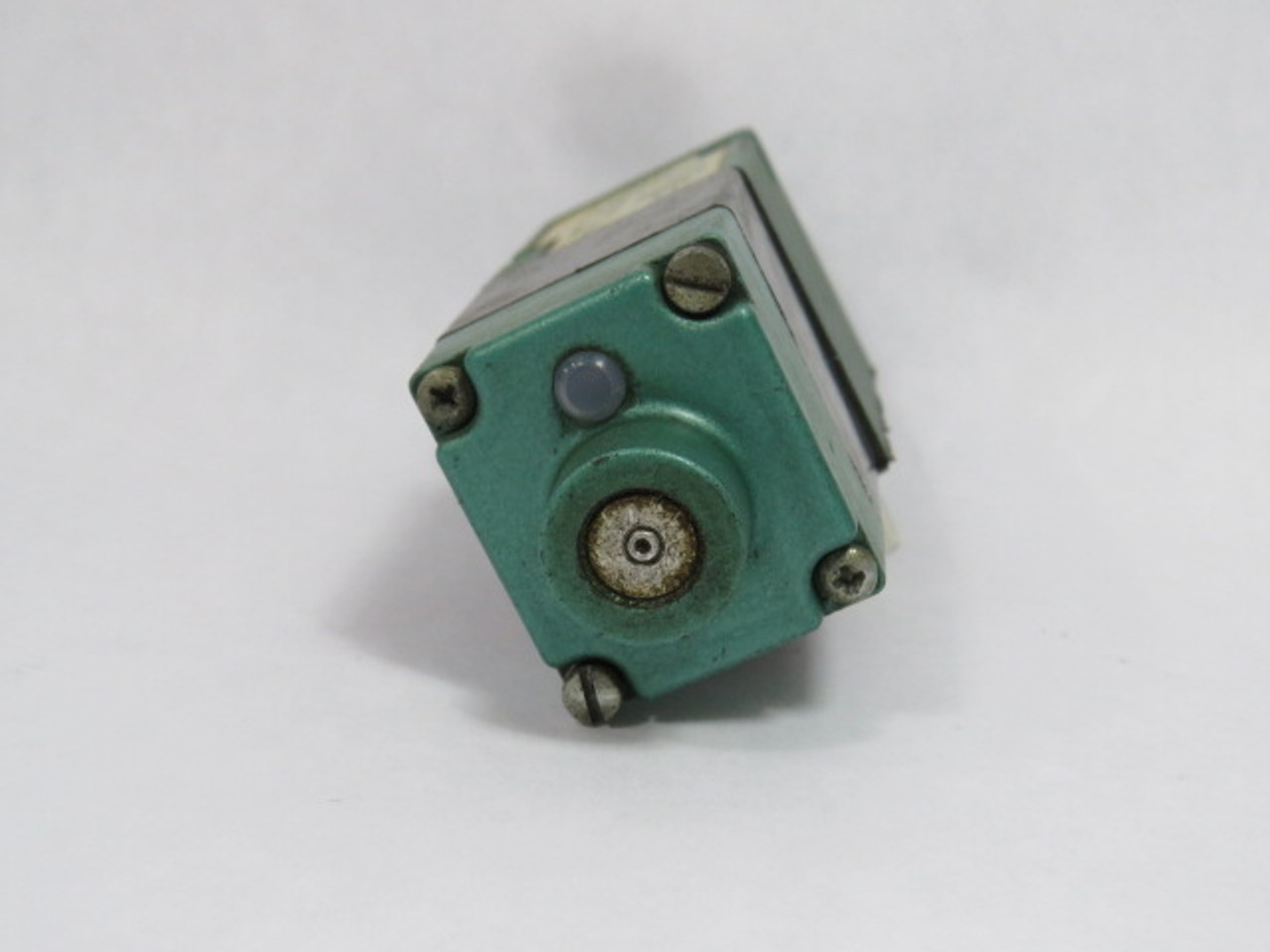 Numatics 082SA425K Solenoid Valve 120V 60Hz .09A 150PSI *NO BASE* ! AS IS !