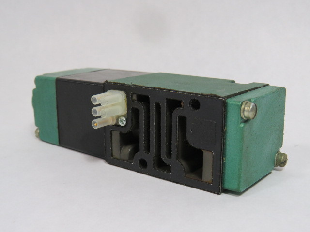 Numatics 082SA425K Solenoid Valve 120V 60Hz .09A 150PSI *NO BASE* ! AS IS !