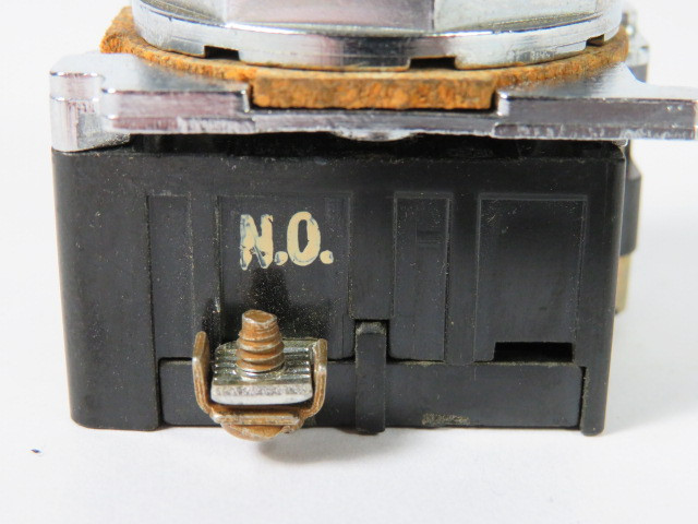 Cutler-Hammer 10250T104-53 Push Button 1NO Flush Yellow Head USED