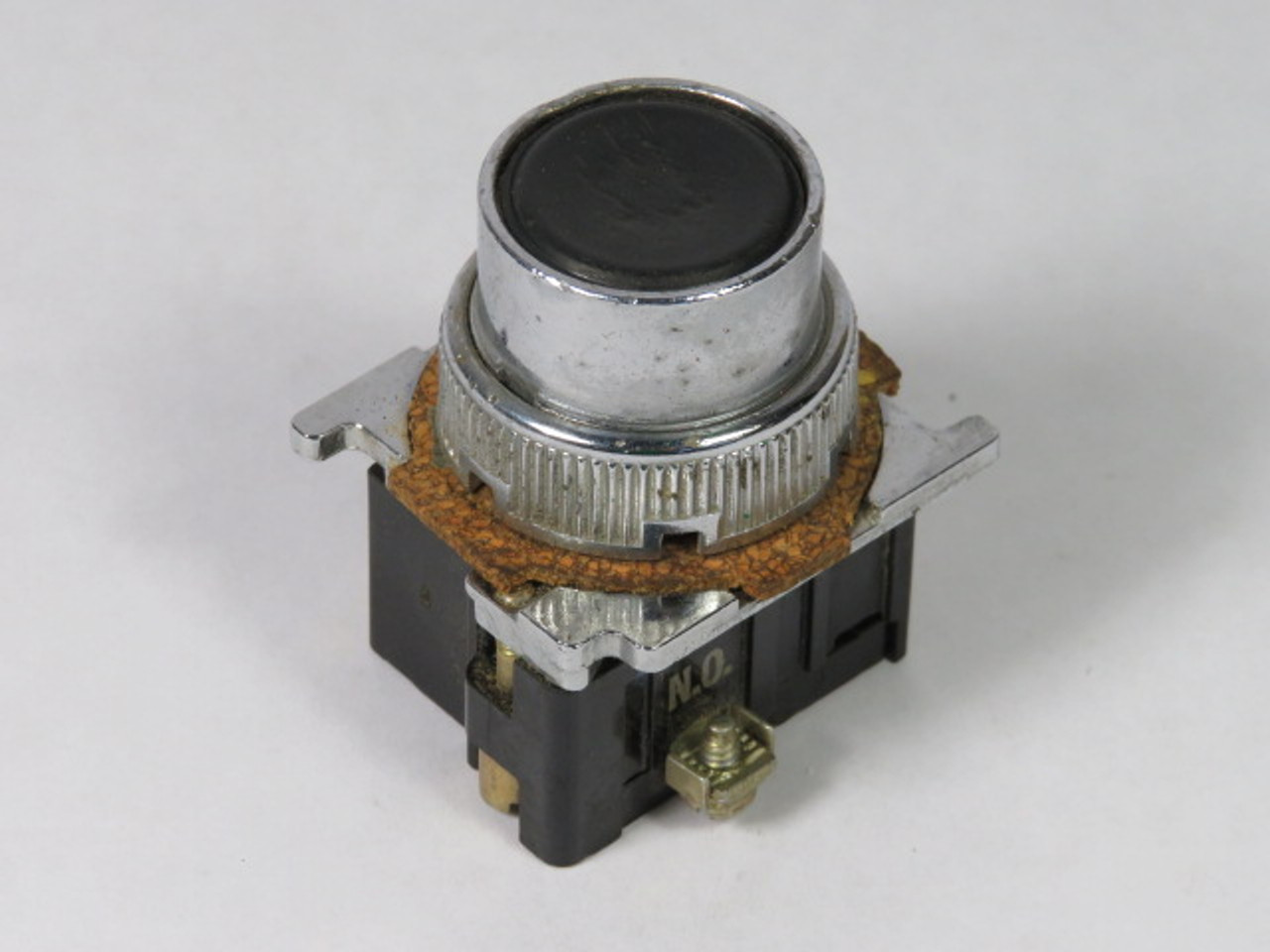 Cutler-Hammer 10250T101-53 Push Button 1NO Black Flush Head USED