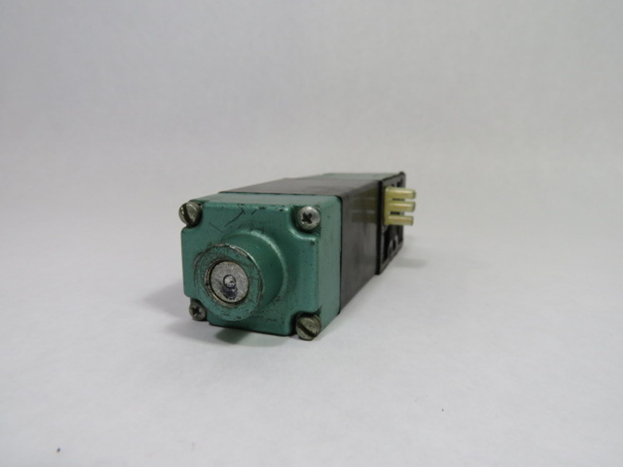 Numatics 081SA400M Single Direct Solenoid Valve 24VDC 6.3W *NO BASE* USED