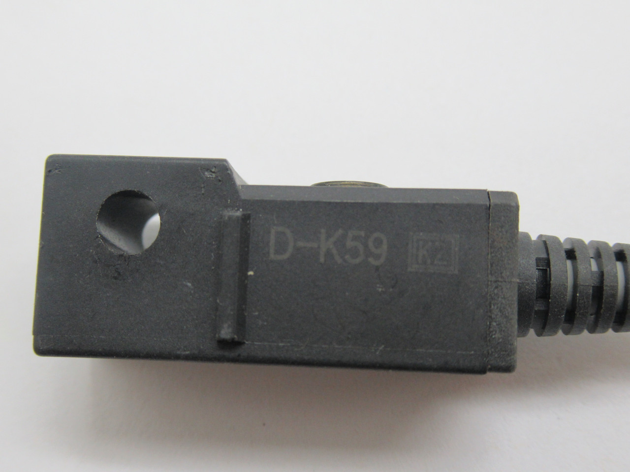 SMC D-K59 Solid State Auto Switch w/ Indicator Light 24VDC 10mA 20" Cable USED