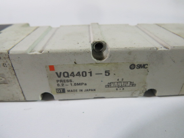 SMC VQ4401-5 3 Position Valve USED