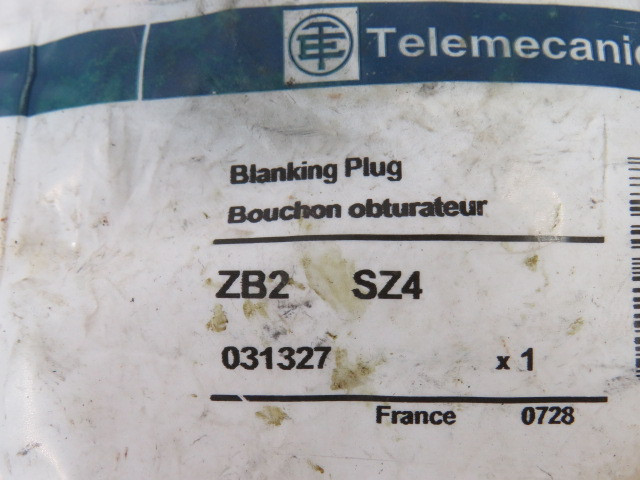 Telemecanique ZB2-SZ4 Blanking Plug For Control Station ! NWB !