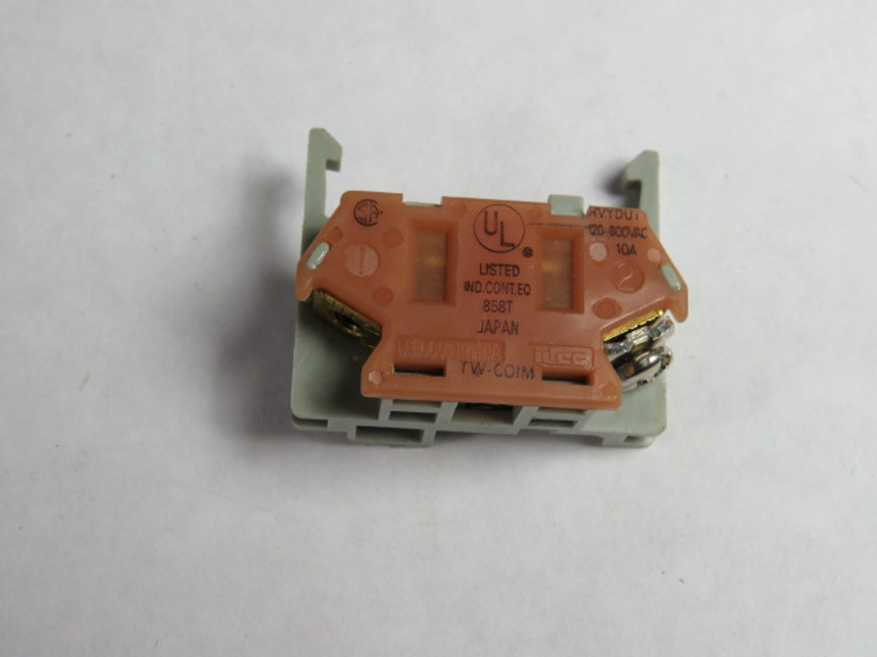 IDEC TW-C01M Contact Block 1NC 600V RED USED