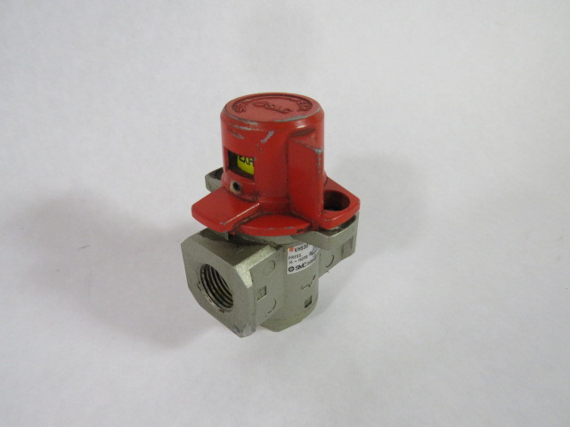 SMC VHS30-N03-Z 3-Port Lock Out Hand Valve 3/8"NPT 150PSI USED