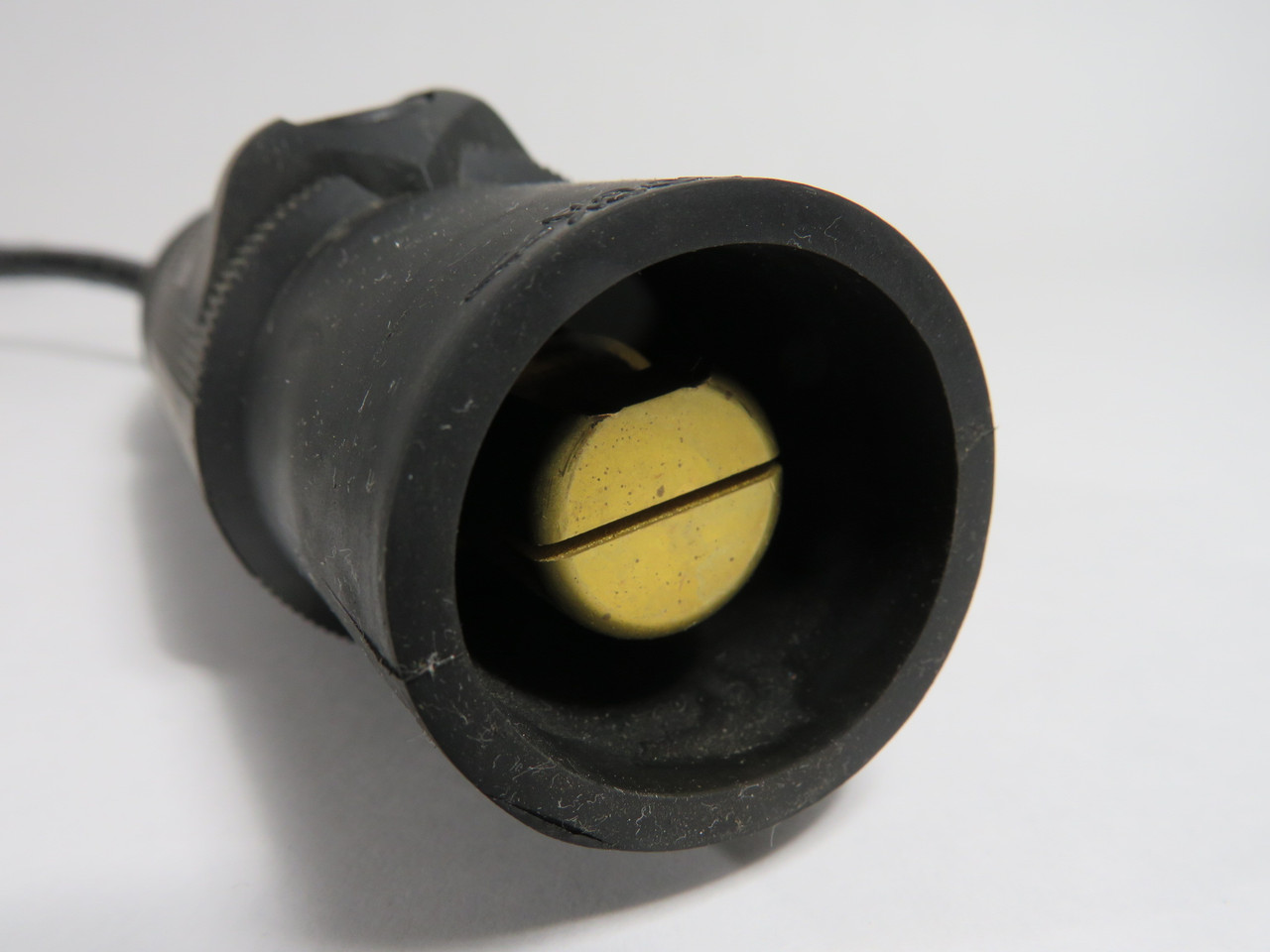 Hubbell HBL300MBK Single-Pole Connector Plug 400A 600V AC 250V DC USED