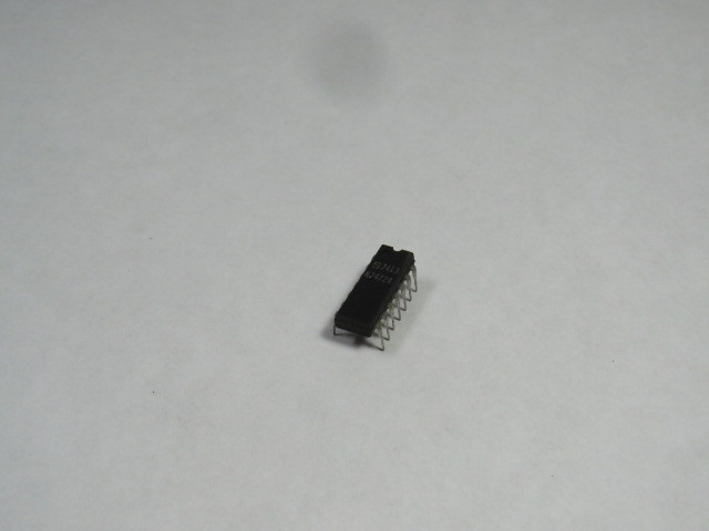 Signetics N7472A J-K Master-Slave Flip-Flop IC Chip USED