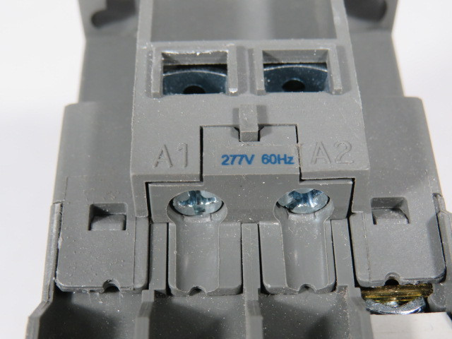 Cerus Mira MRC-18B Contactor 18A 277VAC 60Hz USED