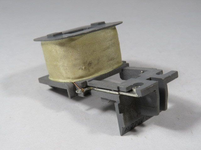 LS Industrial Systems GMC-9-40-220V AC Contactor Coil 220V 60Hz USED