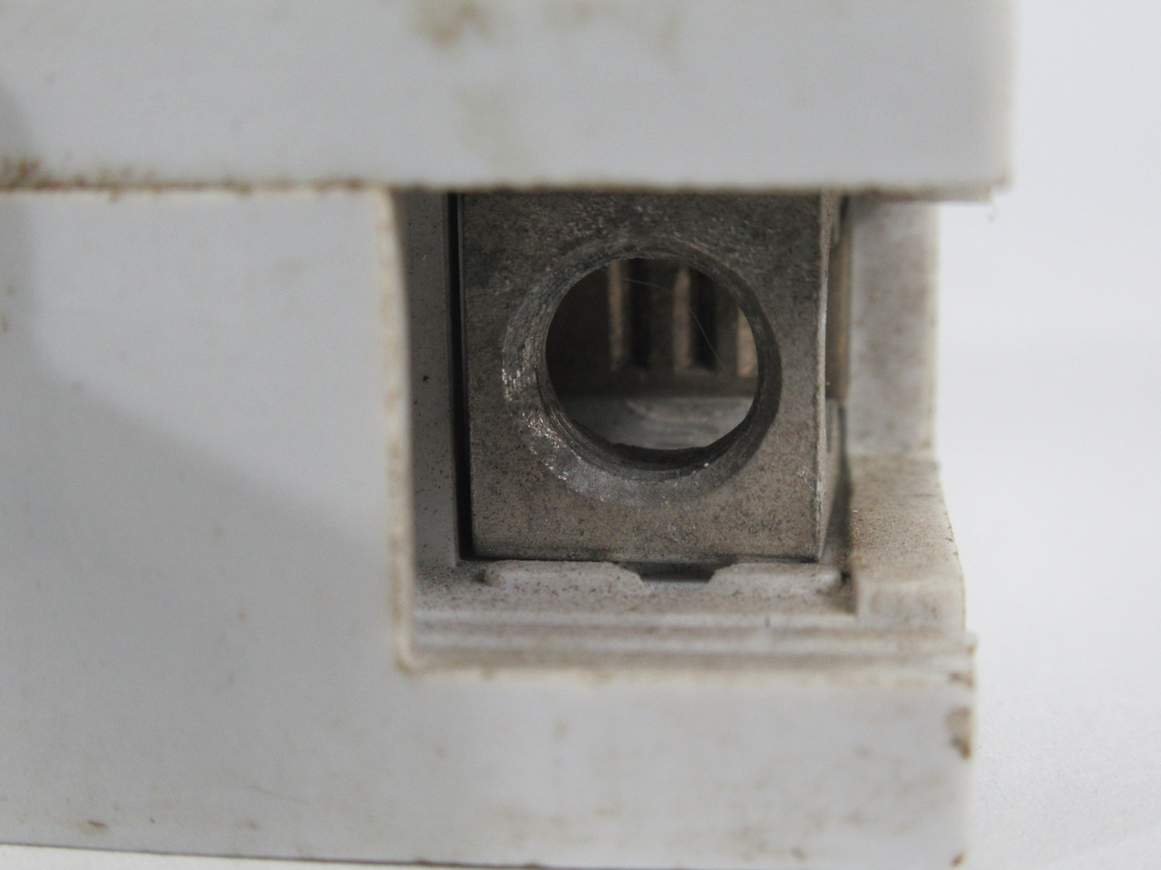 Federal Pioneer NB20 Bolt-On Circuit Breaker 20A 1P White Missing Screw USED