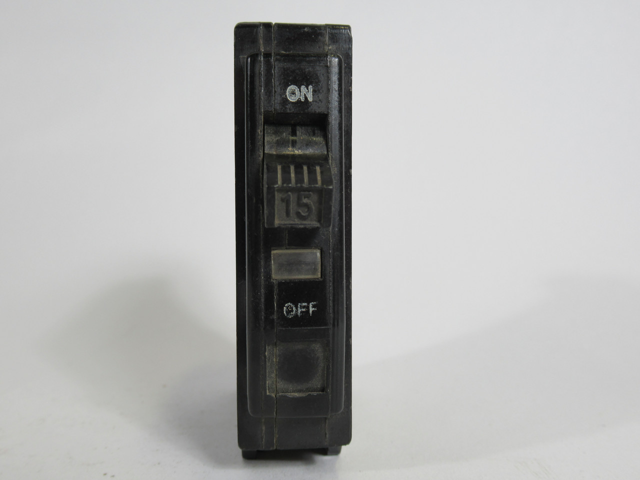 Square D QO115 Circuit Breaker 15A 120/240VAC 1P SWD *Rusty* USED