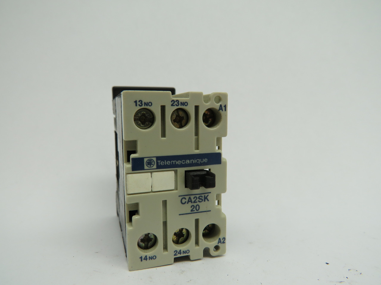 Telemecanique CA2-SK20-G7 Control Relay 120V 50/60HZ USED
