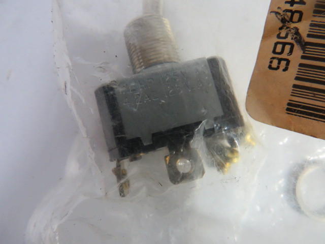 Crouse-Hinds 9819 Toggle Switch 250/125VAC 10/15A ! NWB !