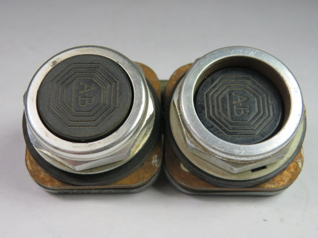 Allen-Bradley 800T-FA22 Mechanically Interlocked Push Button Device USED