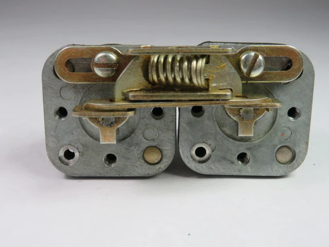 Allen-Bradley 800T-FA22 Mechanically Interlocked Push Button Device USED